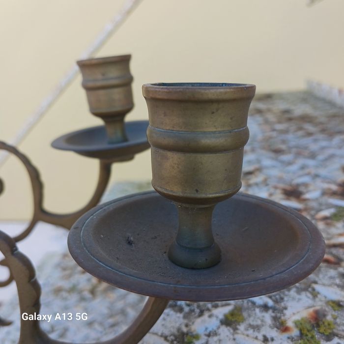 Castiçais 2 peças antigas em latão puro