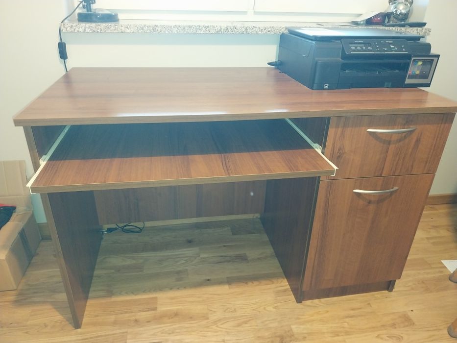 Biurko w bardzo dobrym stanie