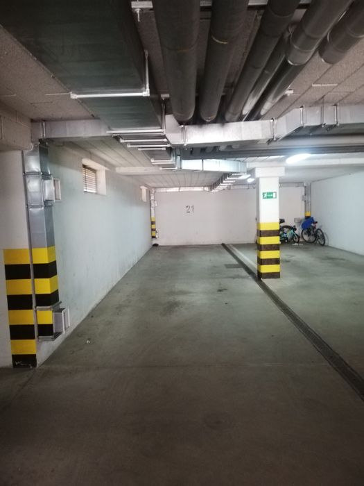Miejsce postojowe, tandem, 30m², Oporów, Wrocław