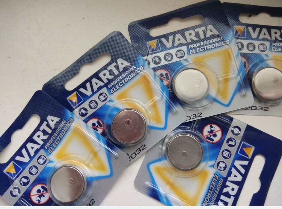 Алкалиновая щелочная батарейка Varta  longlife Power