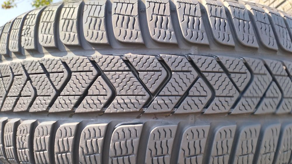 215/60/R16 Pirelli Sottozero 3 Склад шин вул.Дружківська12