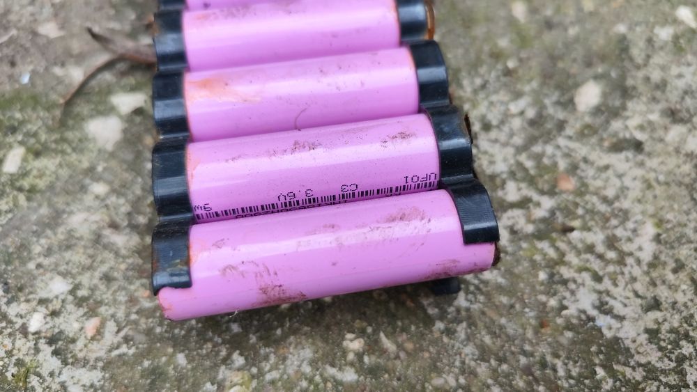 baterias para veicul elt 12 vl 12 hp tamb tenho 12vl 20 hp a bom preço