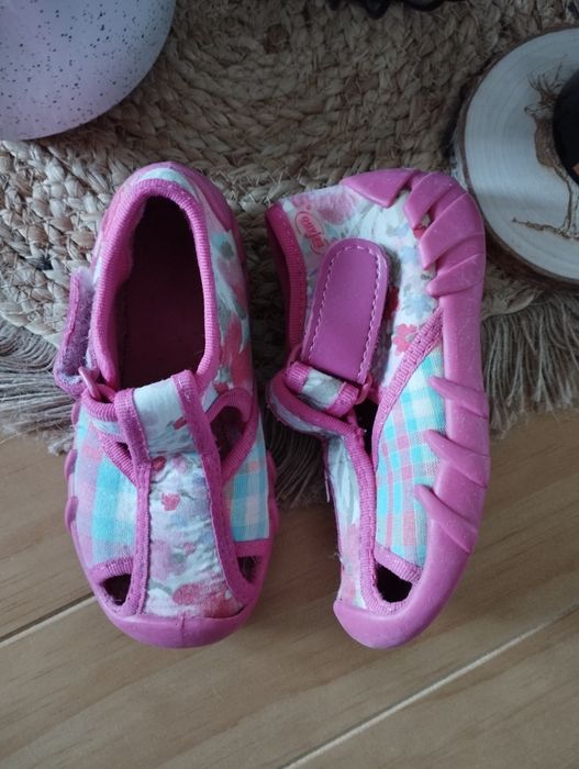 Rozmiar 22, kapcie dziewczęce buciki Befado