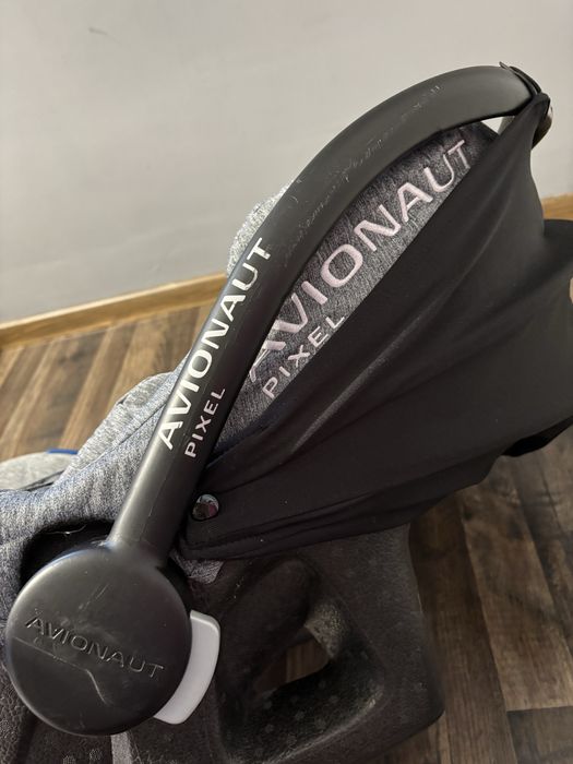 Fotelik samochowy Avionaut 0-13 kg +adaptery