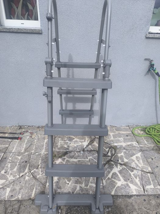 Drabinka do basenu bastwey 140 cm