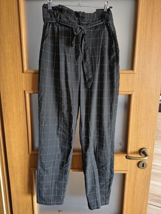 Eleganckie spodnie 2 kratę z paskiem