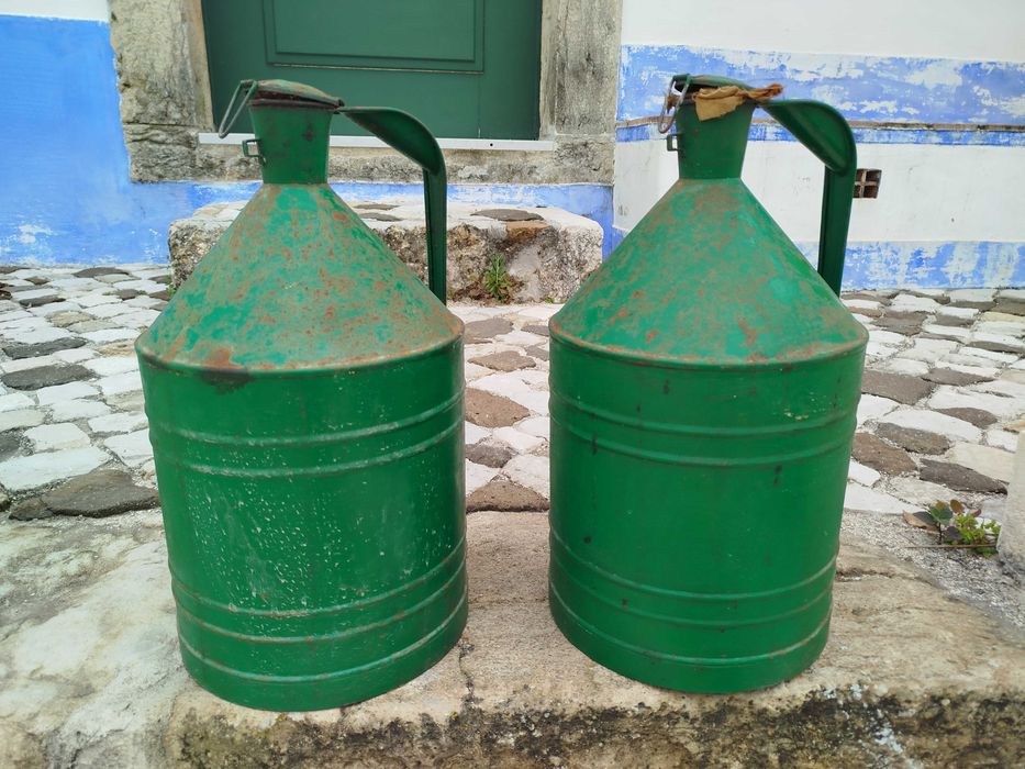 Conjunto de 2 Bilhas Talhas de Azeite em Lata