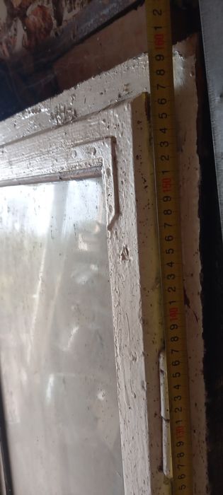 Старі двері вікна