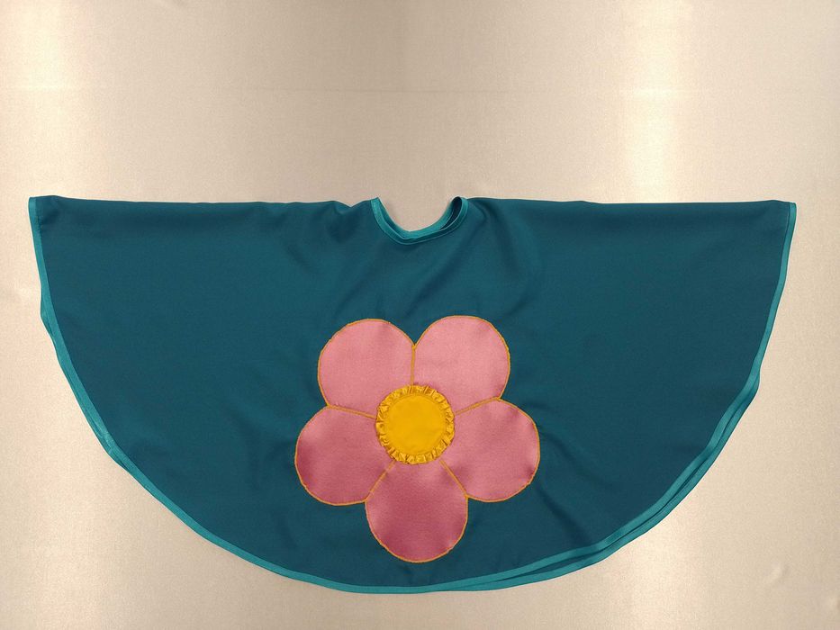 Pelerynka - różowy kwiatek