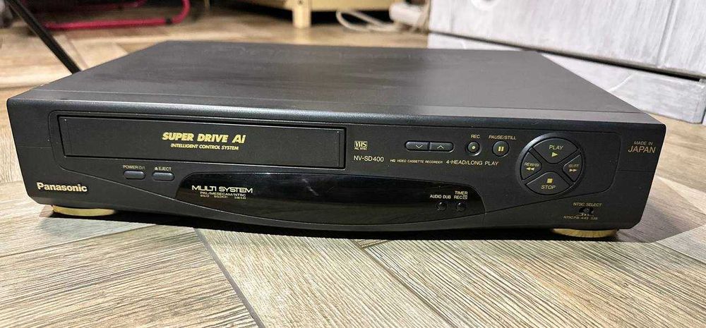 Видеомагнітофон/Видеомагнітофон/Видеопрогравач Panasonic NV-SD400