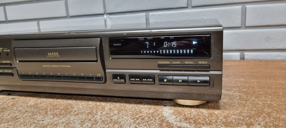 Odtwarzacz cd player TECHNICS SL-PG580A.