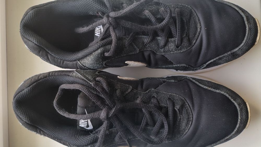 Кросівки Nike в гарному стані