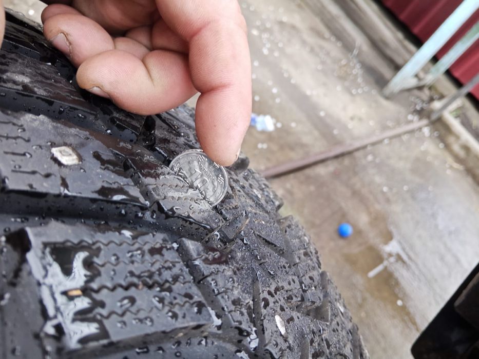 Продам зимові шини в зборі r18