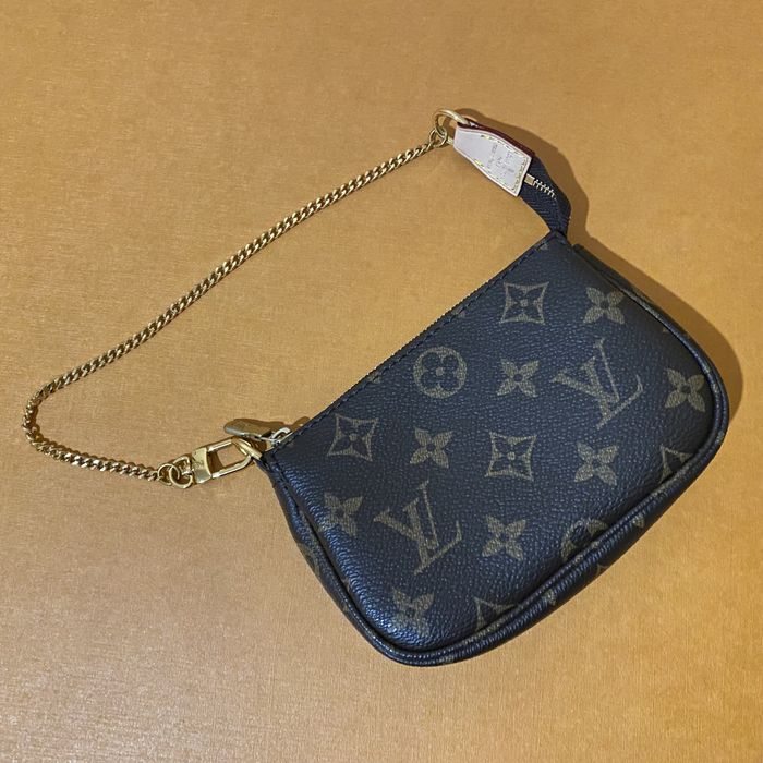 Pochette Accessories