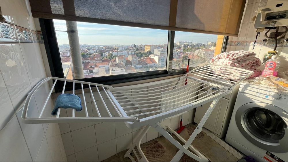 Aluga-se quarto individual