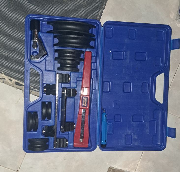 Maquina de curvar tubos
