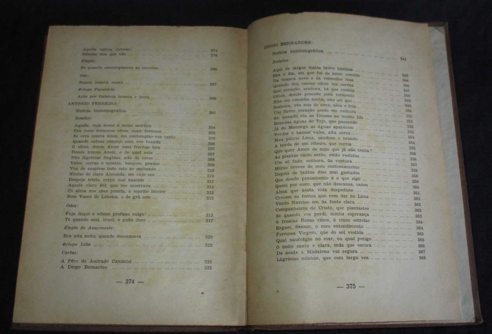 Livro Poetas Líricos do Século XVI João de Almeida Lucas