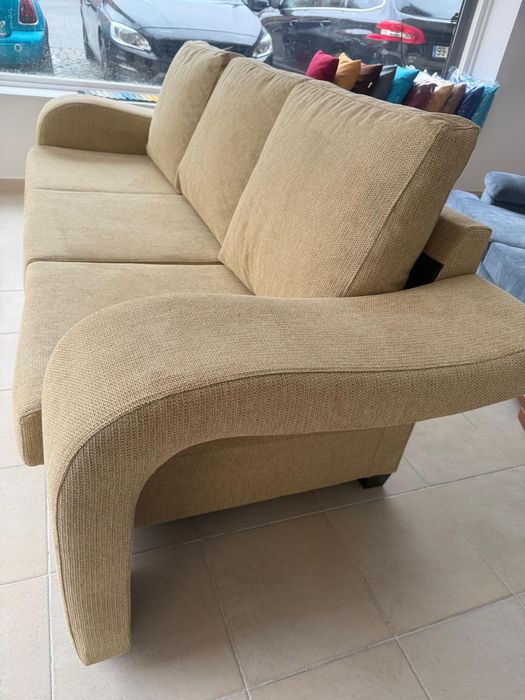 Sofa novo de 3 lugares