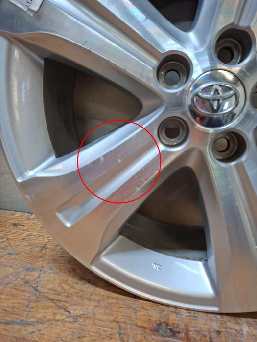 Jante trás direita TOYOTA Land Cruiser 200 (_J2_)