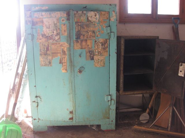 Продам шкаф/сейф металлический