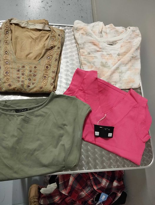 Roupa de sra tam. M em lotes e bom estado