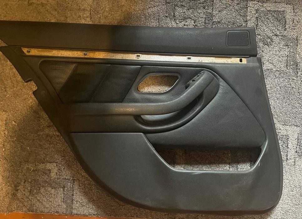 Дверная карта BMW E39 левой задней двери рестайлинг черная кожа