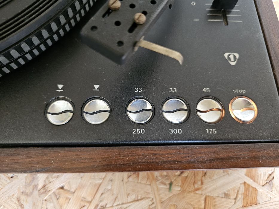 Gramofon Daniel G - 1100FS