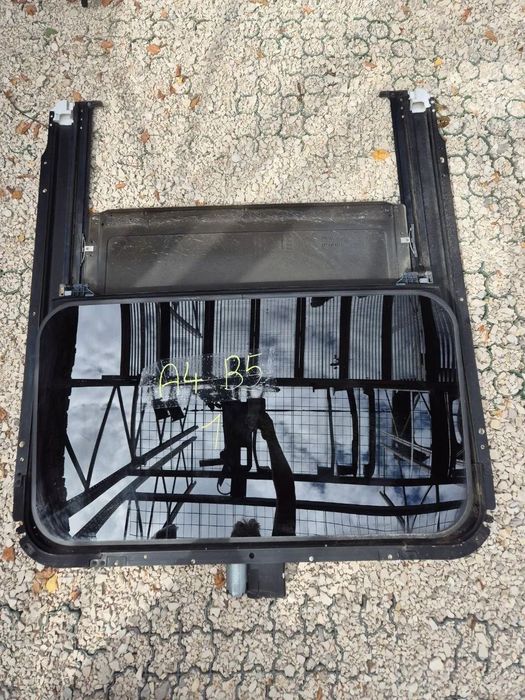 VOLKSWAGEN / AUDI SZYBERDACH / SILNICZEK 1H0959731 /  GOLF III