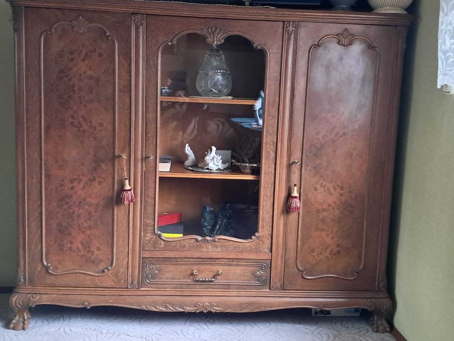 Piękna stara komoda