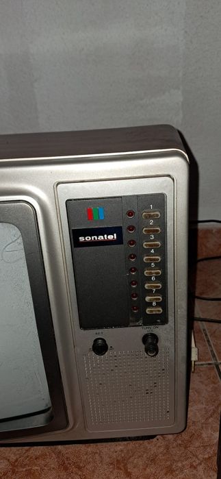 TV antiga funcional