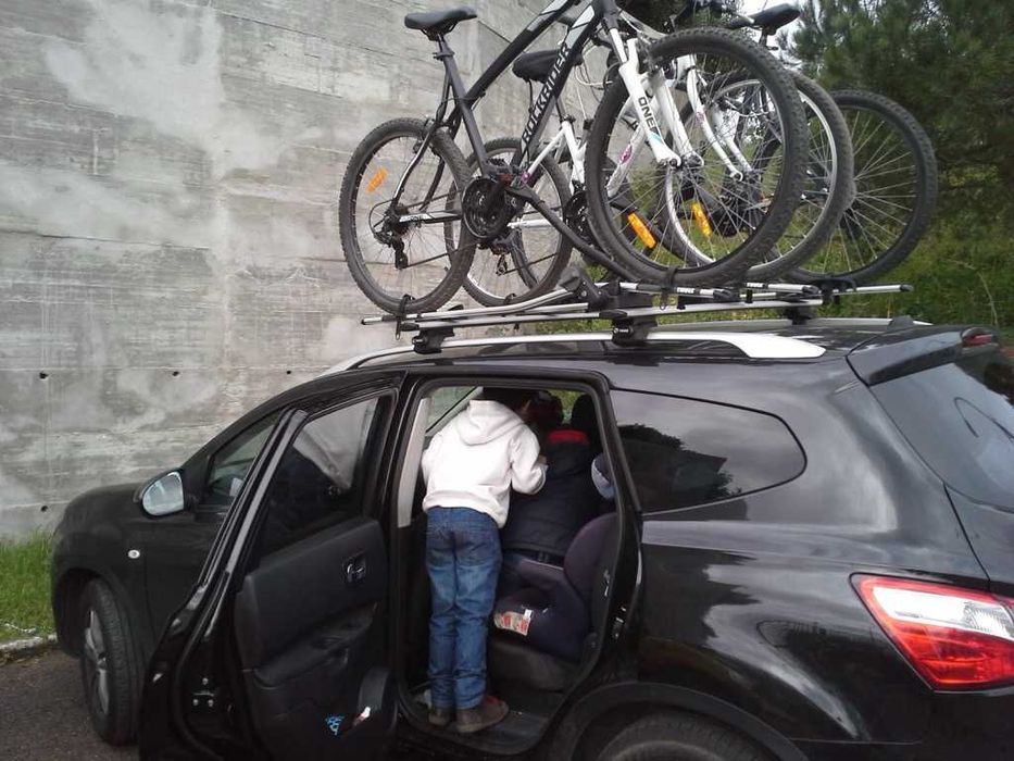 Barras de tejadilho Thule + suportes de bicicleta Nissan Qashqai 2014