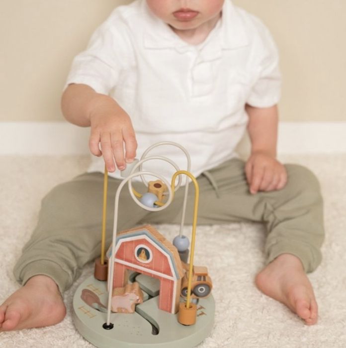 Espiral de atividades de animais em madeira