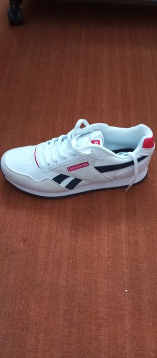 Продам кроссовки