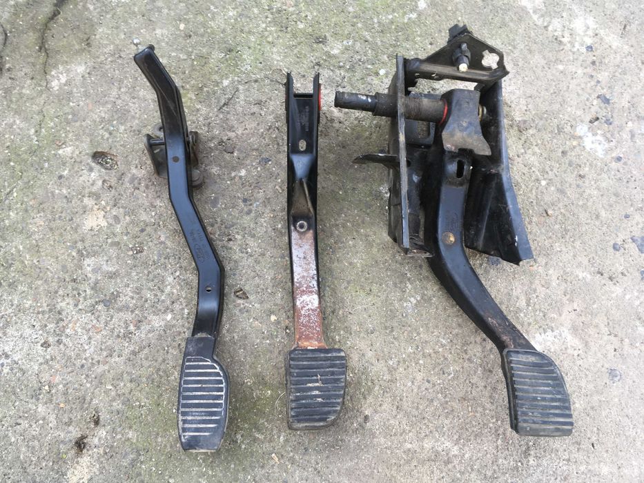 Педалі Ford Scorpio 1