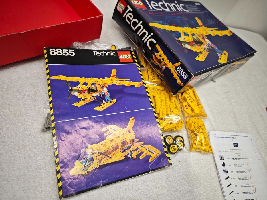 Lego Technic 8855 "Prop Plane"; 1988; [92]