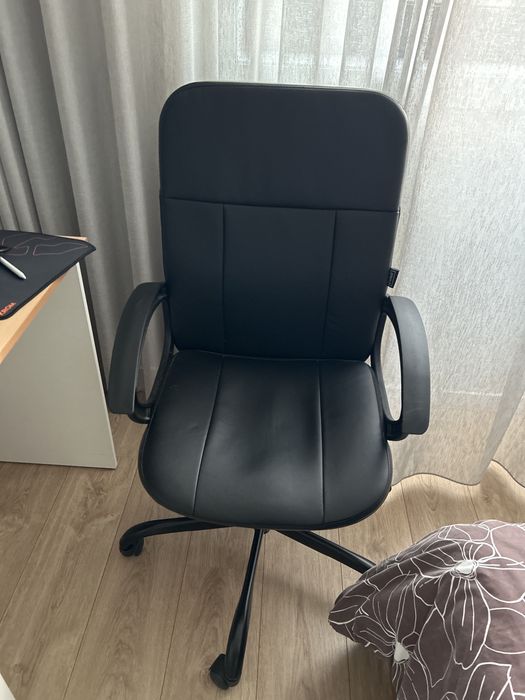 Cadeira de Escritorio Como Nova