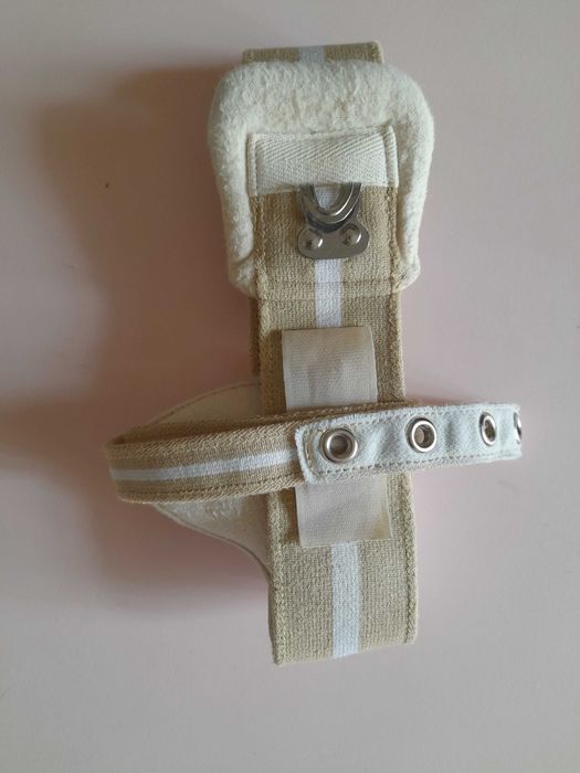 Funda elástica para hérnia inguinal direita