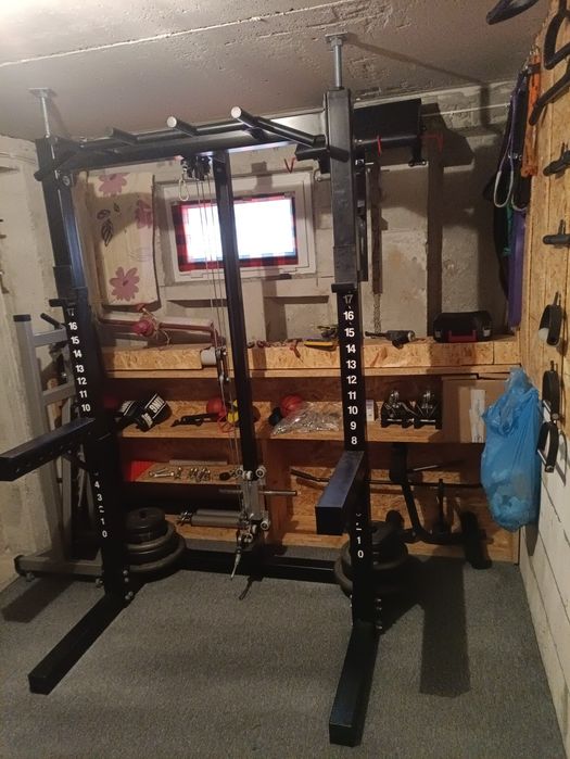 Power rack, klatka, half rack, wyciąg górny dolny, drążek, siłownia
