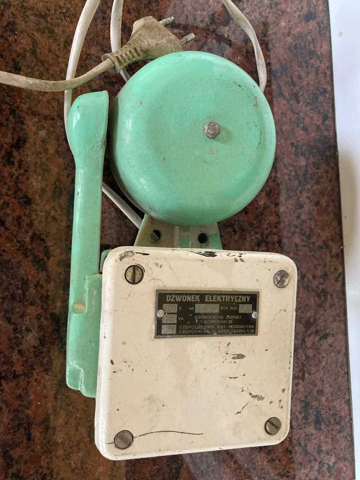 Dzwonek szkolny sprawny 230 v 73rok