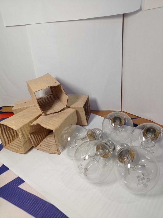 нова лампа искра в гофрі в ящику  100шт