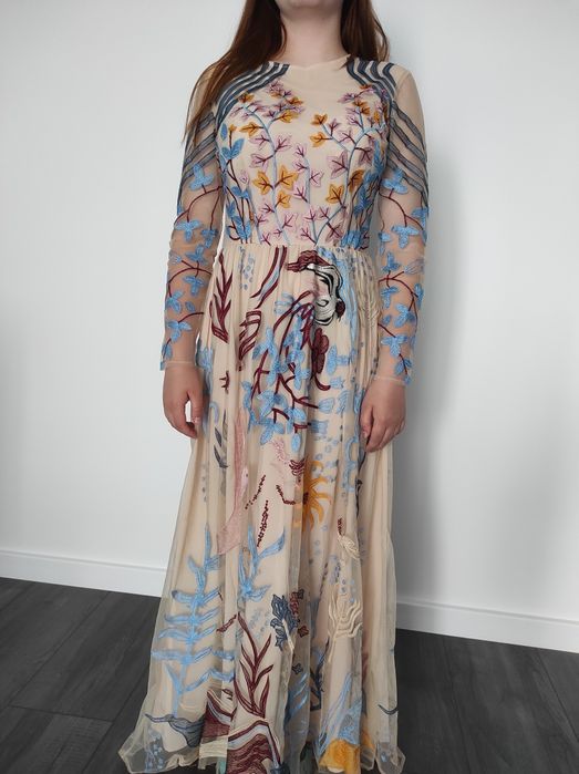 Бежеве  плаття (сукня) з японською вишивкою