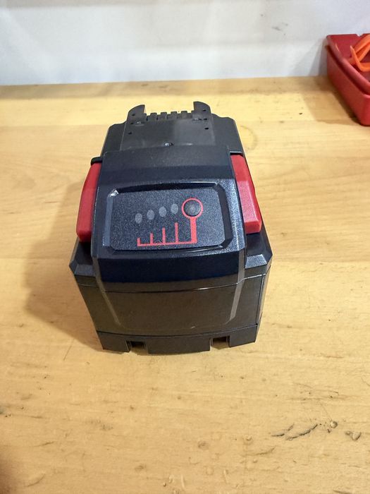 Baterias e carregadores para máquinas da Milwauke, Wurth e Makita