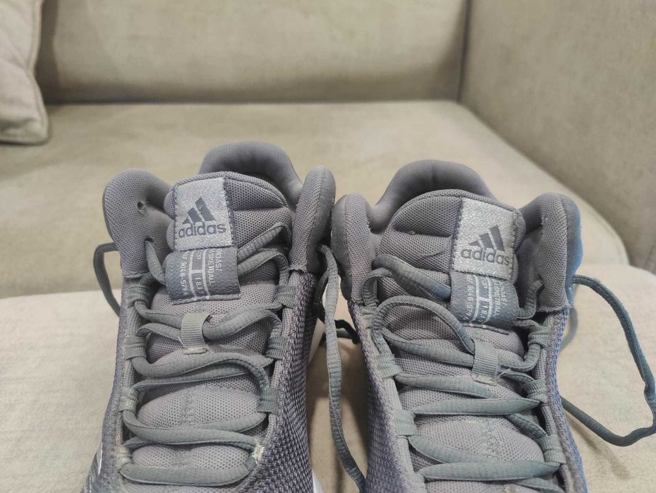 Sapatilhas Adidas tam. 42 em excelente estado