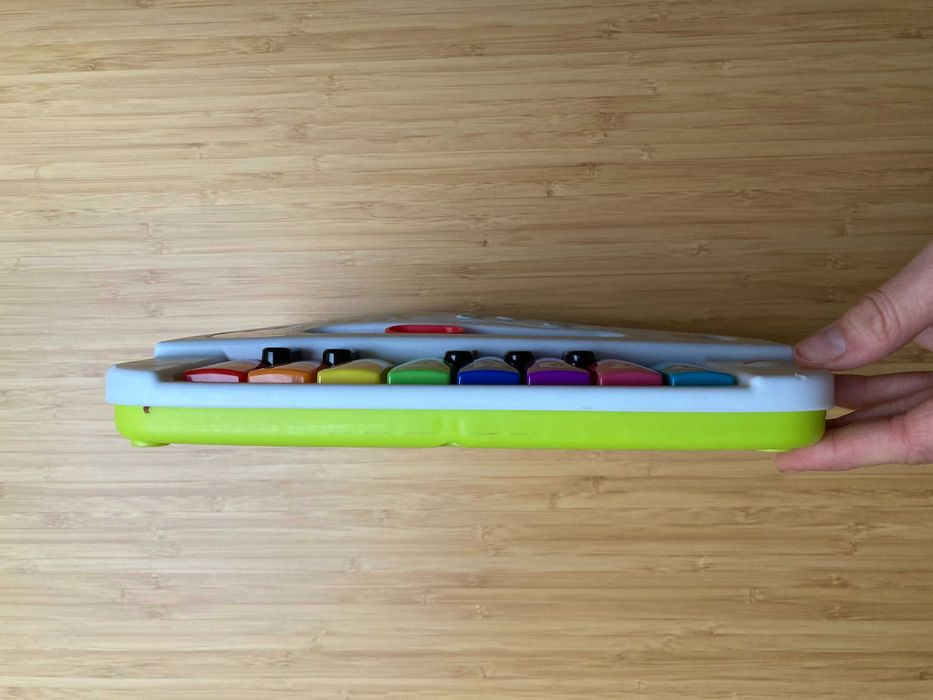 Fisher Price Pianinko pianino zabawka edukacyjna niemowlęca maluch 6m+