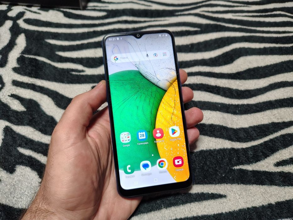 Samsung A032F/DS побите скло
