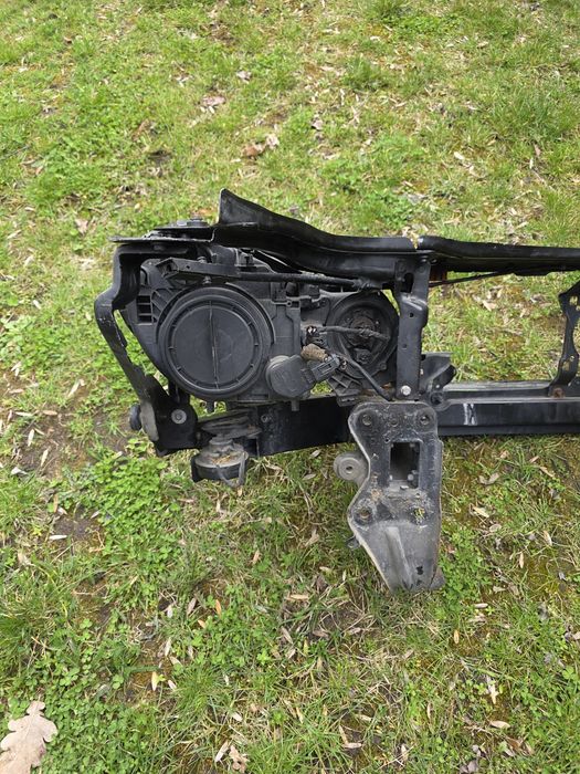 Mercedes w211 e220cdi pas przedni lampy drzwi   197u