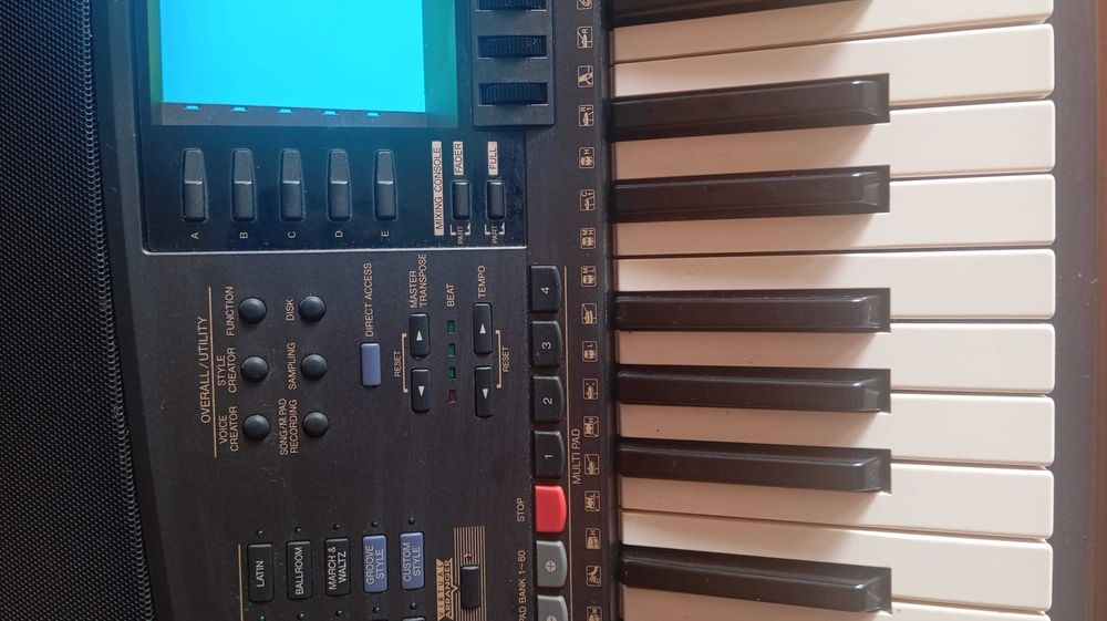 Teclado Yamaha PSR-8000 (Para Peças ou Reparação / Avariado)