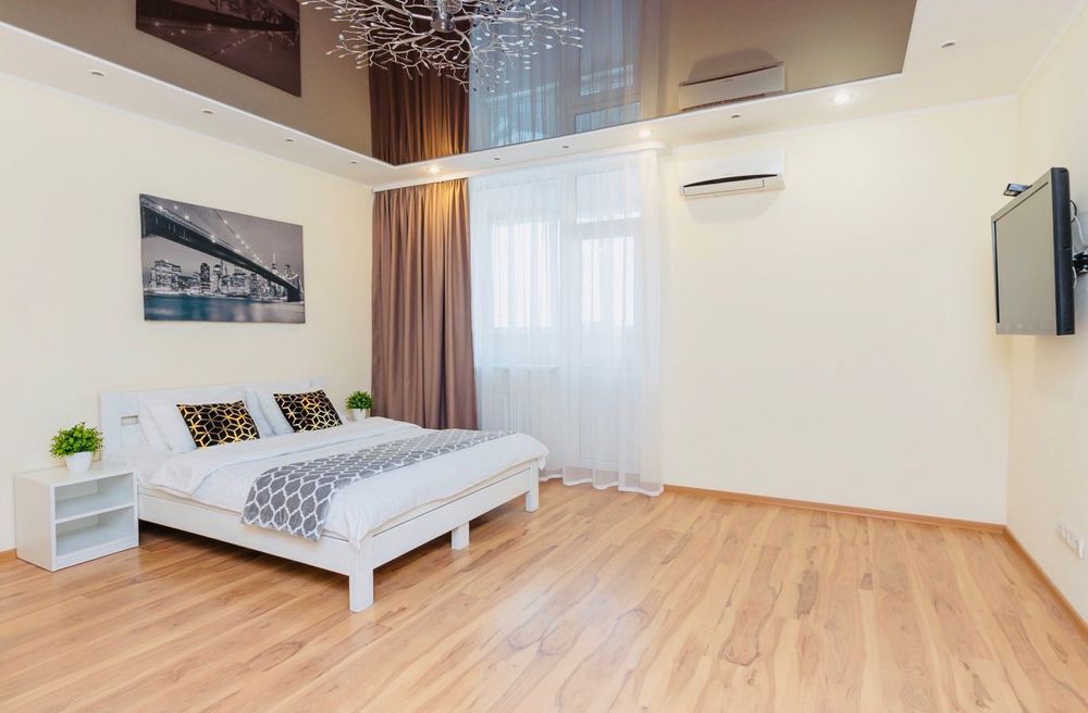 Подобово БУДИНОК НА ГЕНЕРАТОРІ. Ліфти вода цілодобово.