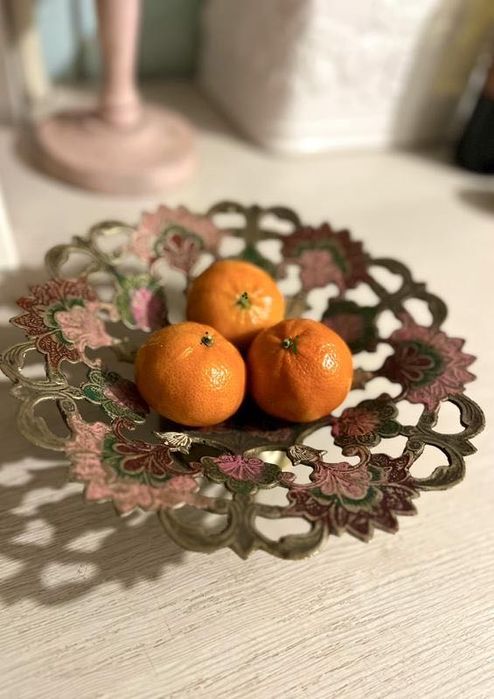 Вінтаж,східна фруктовниця бронзова в квіти