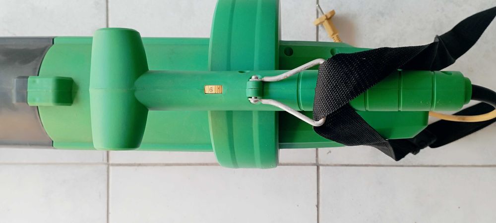 Soprador e Triturador de folhas Com saco Recoletor.